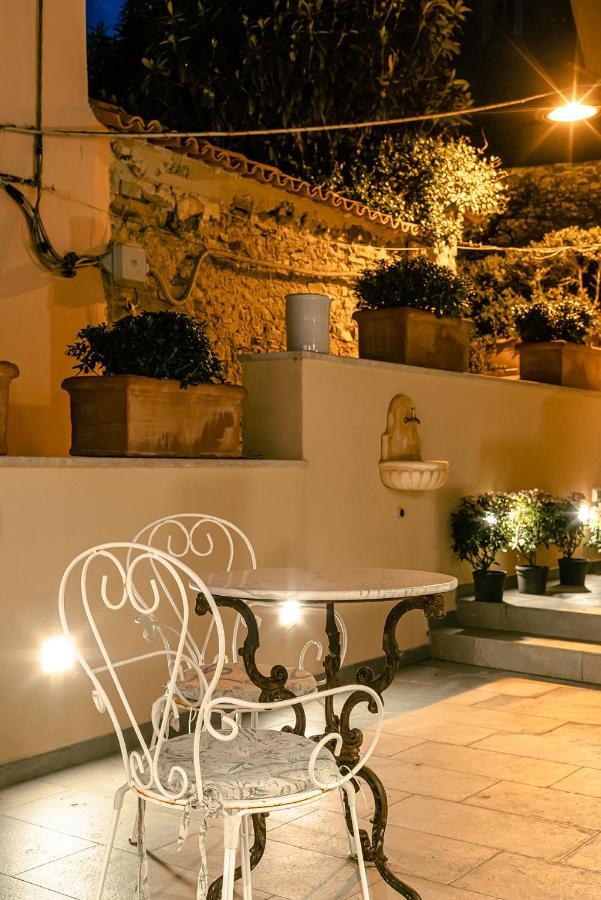 Bed and Breakfast De Gulia Charme And Relax Кастеллабате Экстерьер фото